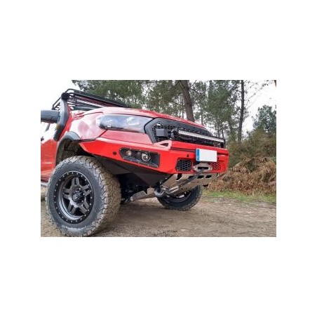 PARAGOLPES DELANTERO CON BASE DE CABRESTANTE CON FAROS INTEGRADOS